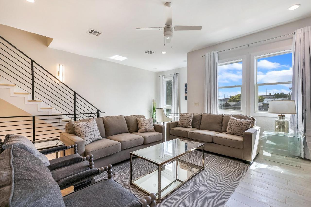 Private Townhouse In A Secure Location Vila Nova Orleães Exterior foto