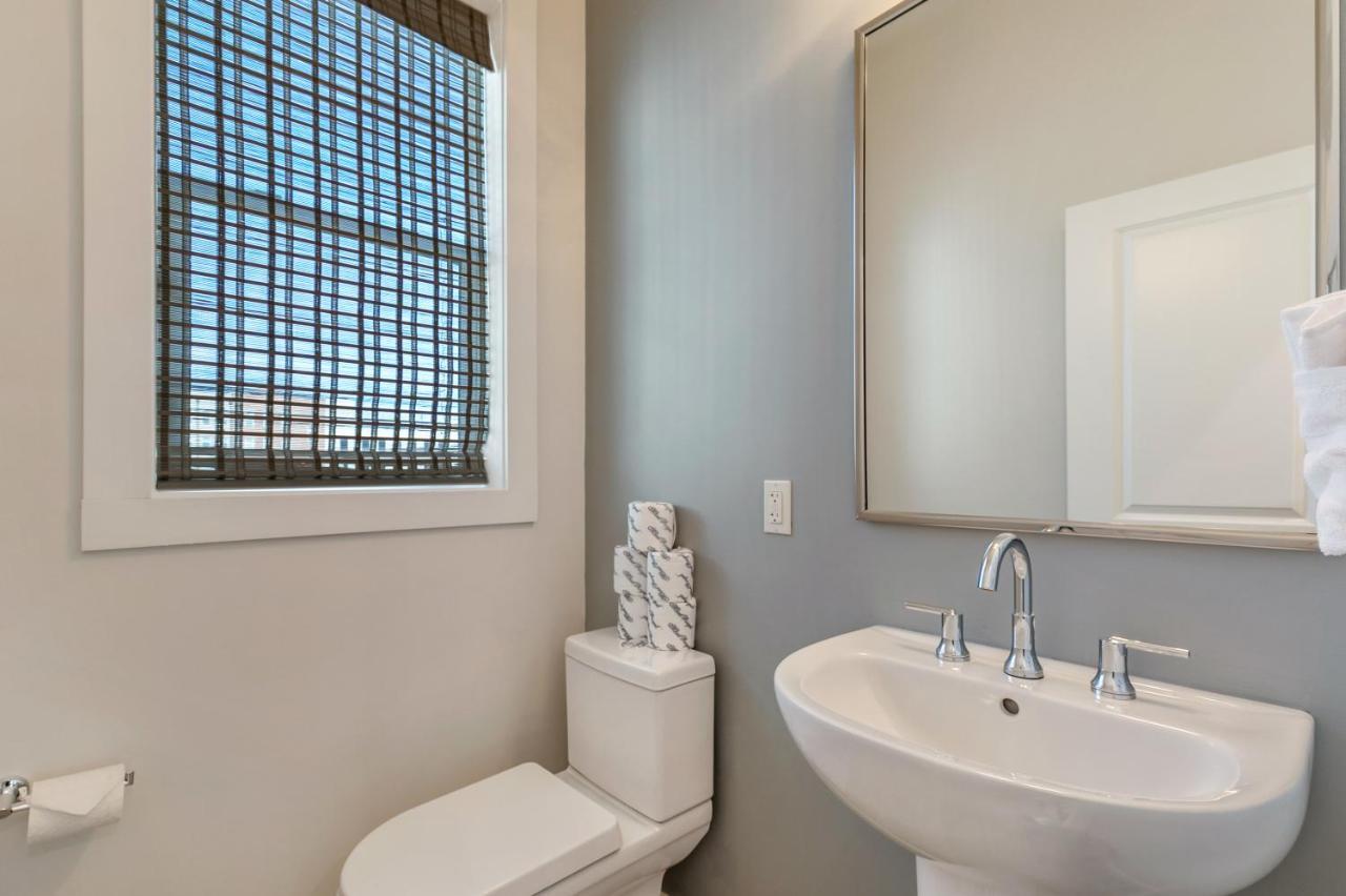 Private Townhouse In A Secure Location Vila Nova Orleães Exterior foto